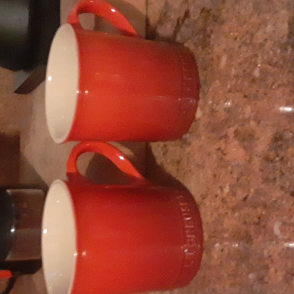 Euc! Le Creuset- Vancouver Mugs-set of 2 - Picture 1 of 2